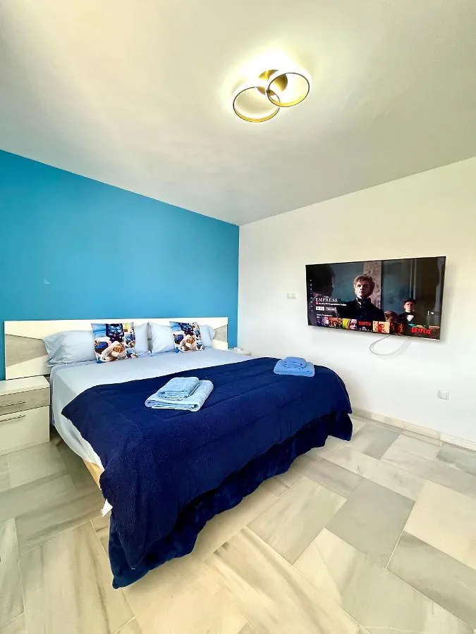 La Carihuela Lux Apartment 토레몰리노스 0*,  스페인